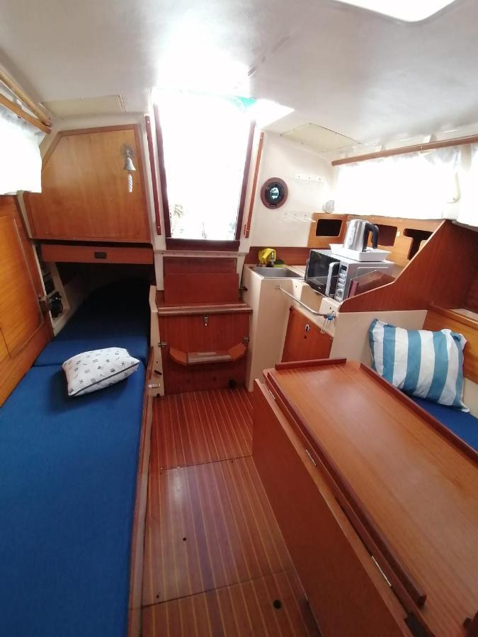 Cozy Sailboat In Barcelona!! No Showers Сан-Адріа-де-Бесос Екстер'єр фото