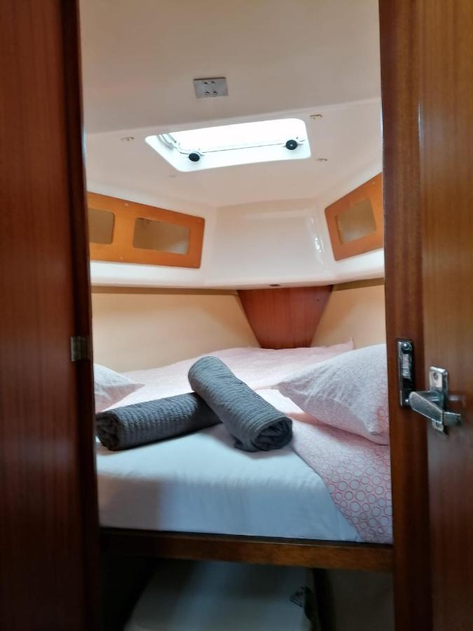 Cozy Sailboat In Barcelona!! No Showers Сан-Адріа-де-Бесос Екстер'єр фото