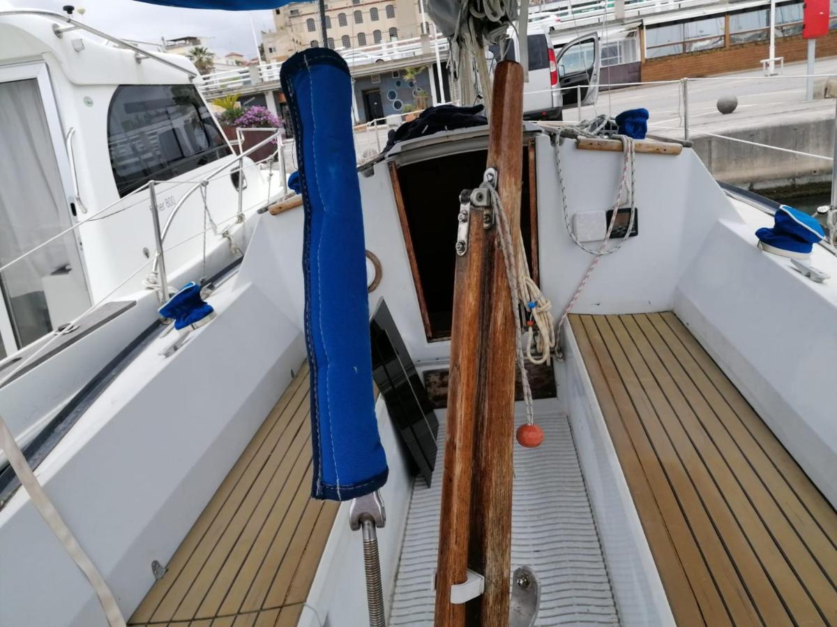Cozy Sailboat In Barcelona!! No Showers Сан-Адріа-де-Бесос Екстер'єр фото