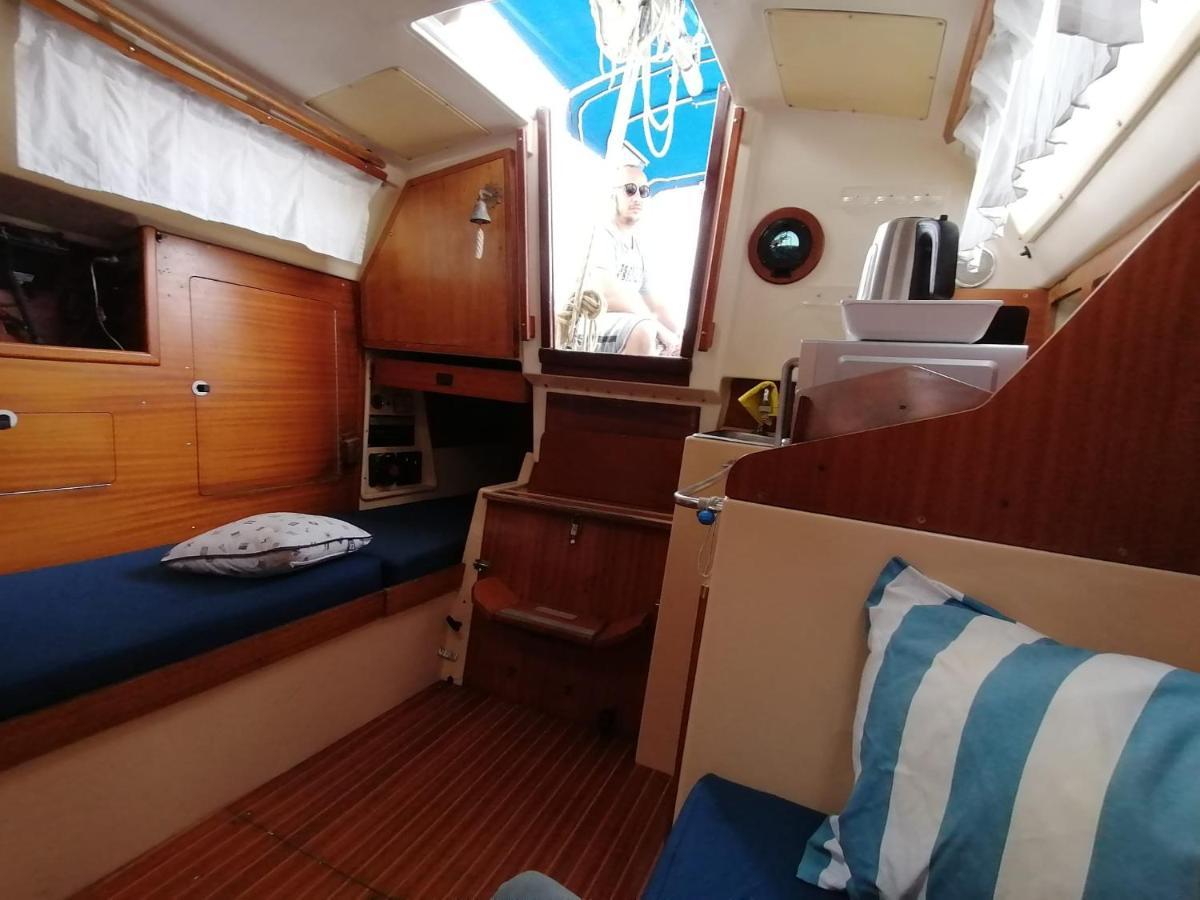 Cozy Sailboat In Barcelona!! No Showers Сан-Адріа-де-Бесос Екстер'єр фото