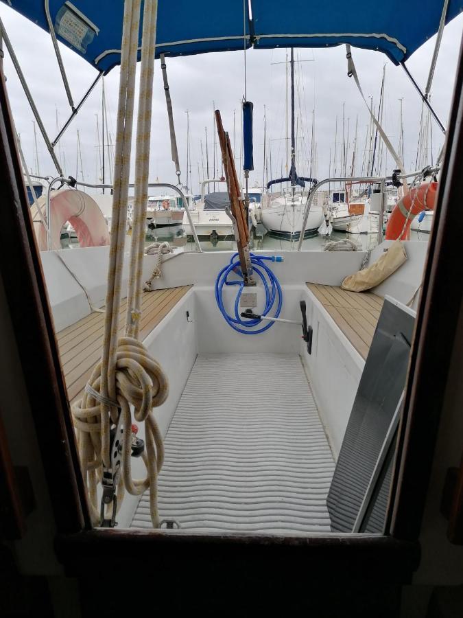 Cozy Sailboat In Barcelona!! No Showers Сан-Адріа-де-Бесос Екстер'єр фото